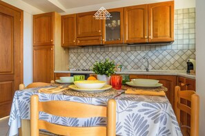 Coffee/tea maker, fridge, microwave, oven - Casa Torre di Nora - Morada (Pula)