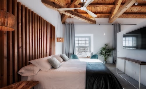 Deluxe Double Room Fábrica de Sensaciones with Wi-Fi