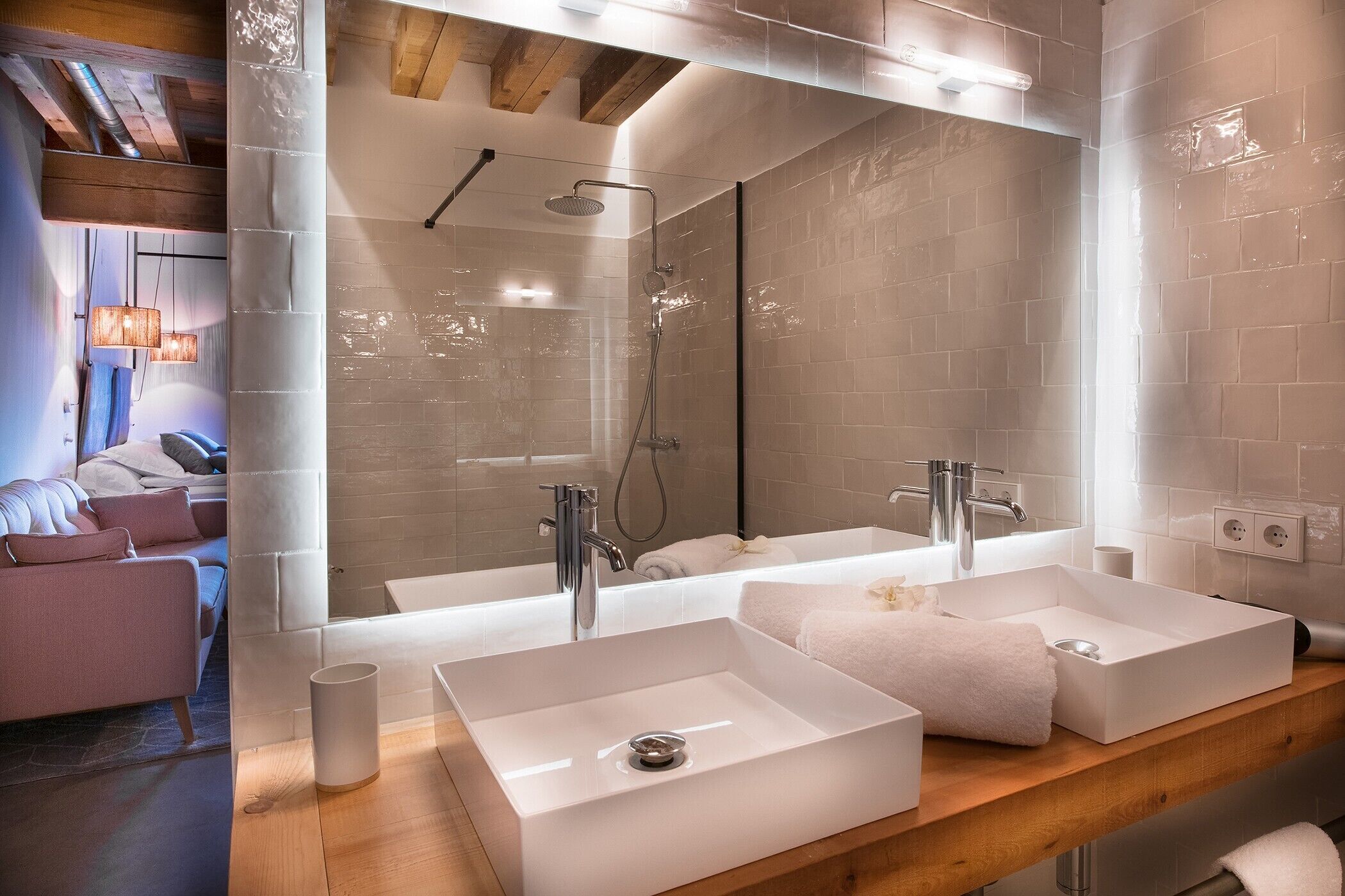 Een douche, een haardroger, handdoeken