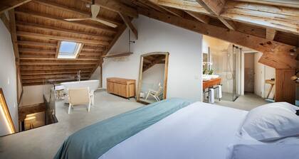 Luxury Suite Fábrica de Sensaciones in Palencia with Wi-Fi