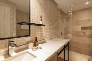 Shower, hair dryer, towels, soap - Sea view and spectacular rooftop 2 minutes from the beach (Playa del Carmen)