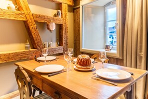 Dining - Appartement Obertor - A quelques minutes de Colmar (Eguisheim)