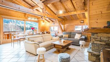 Télévision, cheminée