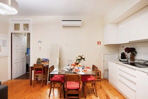 Dining - Lighthouse Apartment with Terrace – Foz do Douro (Porto)