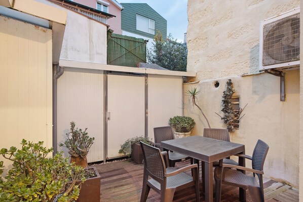 Outdoor dining - Lighthouse Apartment with Terrace – Foz do Douro (Porto)