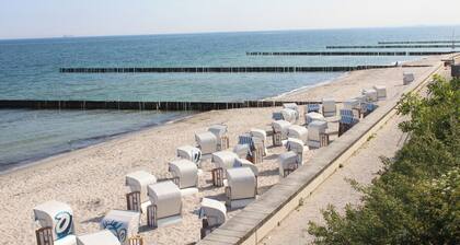 Gemütliche Ferienwohnung für die kleine und große Familie mit großem Balkon und direkten Zugang zum Wald