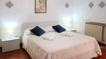 1 bedroom, in-room safe, desk, iron/ironing board