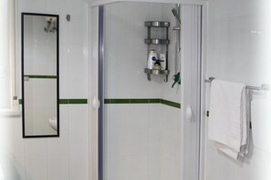 Ducha, bañera de hidromasaje, artículos de tocador ecológicos