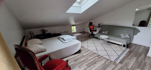 o\tSelf-contained studio in house 3 km from Annecy town center,