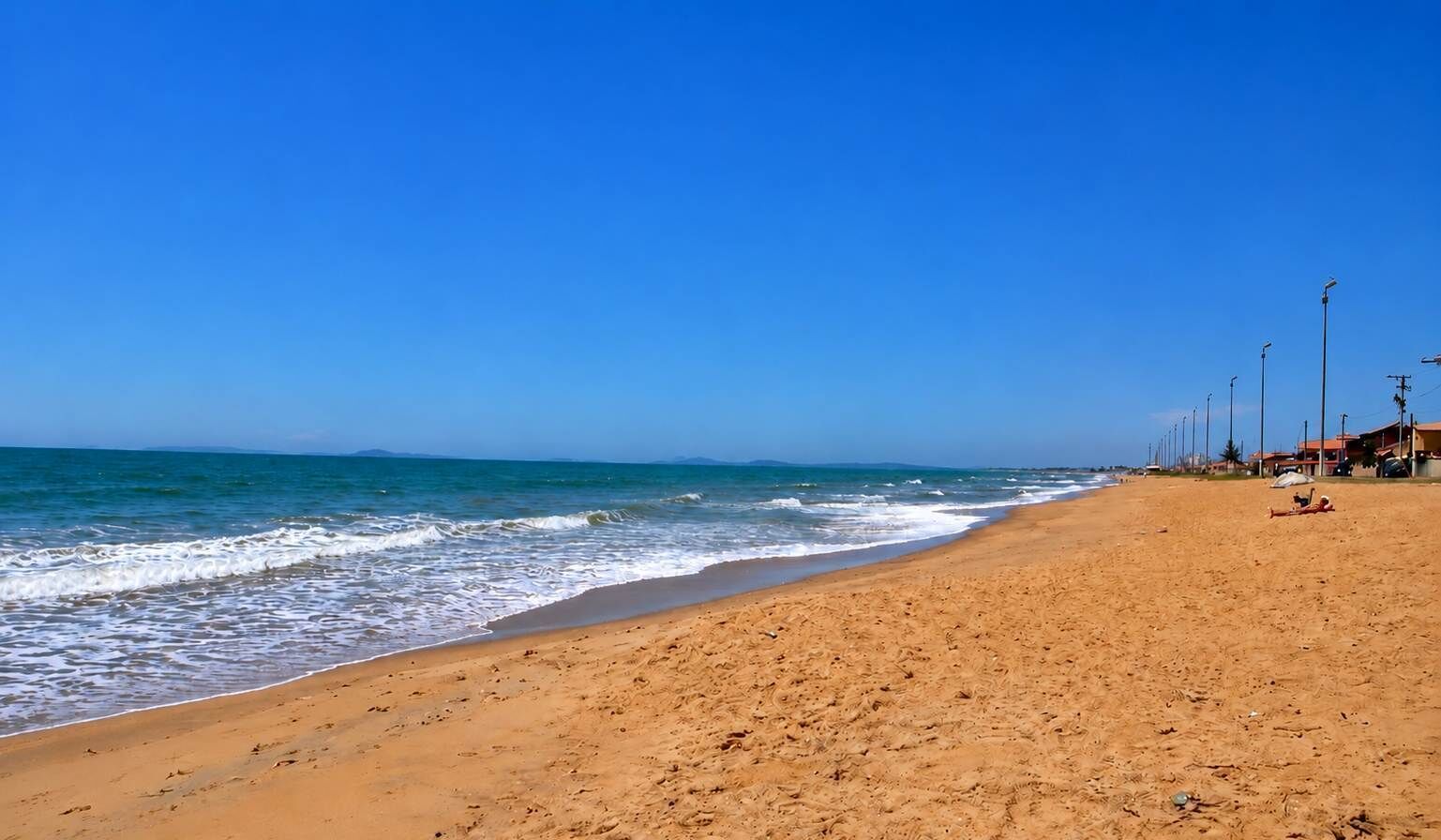 Una spiaggia nelle vicinanze