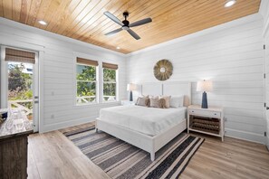 10 bedrooms, iron/ironing board, free WiFi, bed sheets - The White Lotus (Walton County)