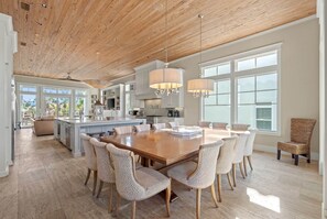 Dining - SEA E O (Miramar Beach)