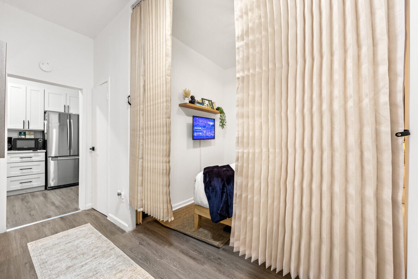 2 Schlafzimmer, Schreibtisch, Bügeleisen/Bügelbrett, Reisekinderbett
