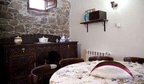 Dining - Cozy 1-bedroom farmhouse in serene Jomezana de Abajo with AC (Lena)