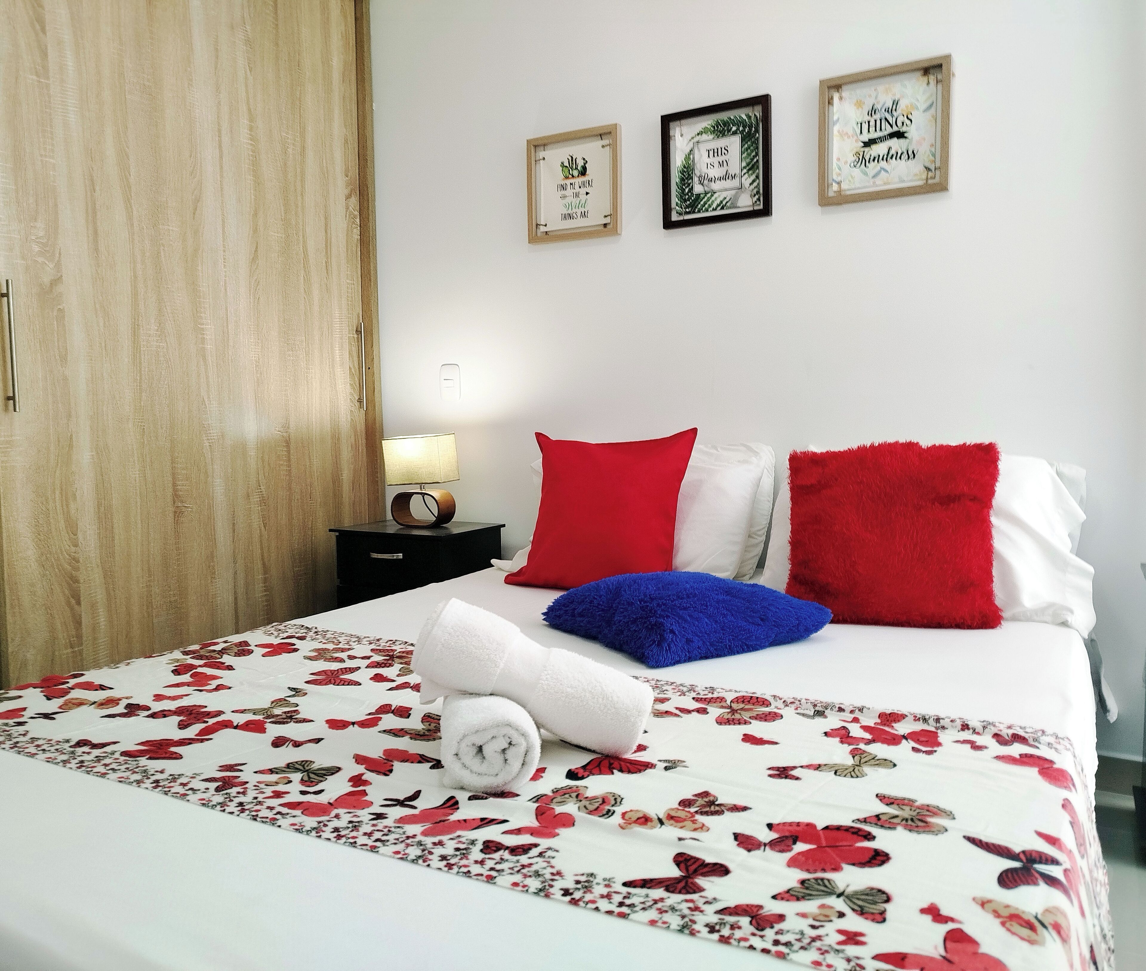 Strykjärn/strykbräda, wi-fi och sängkläder