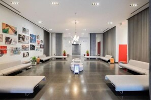 Spa - Cozy, modern 2-bedroom condo in the heart of downtown Miami -free valet parking. (Miami)