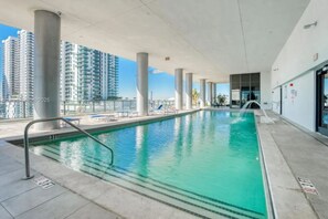 Pool - Cozy, modern 2-bedroom condo in the heart of downtown Miami -free valet parking. (Miami)