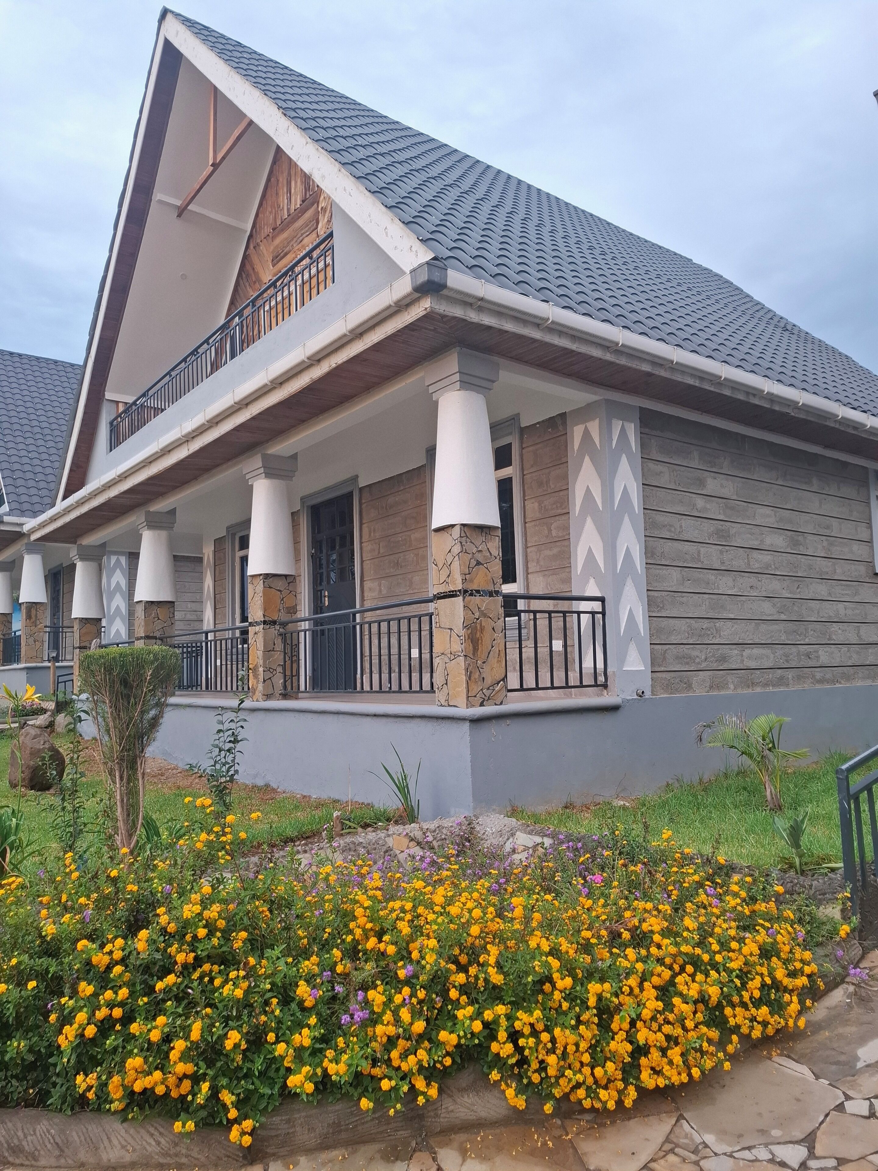 Cabin, 3 Bedrooms, Balcony, Lake View | Iron/ironing board, free WiFi
