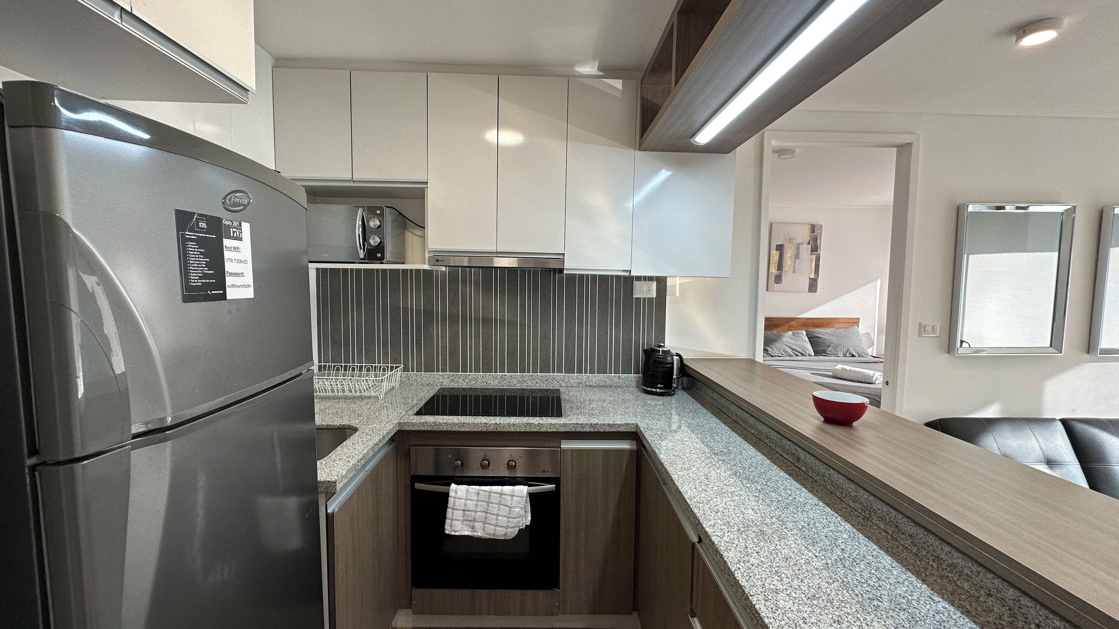 B4 Depto Single | 私人厨房 | 大冰箱、微波炉、烤箱、炉灶