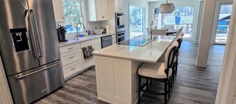 Luxury 3/3 Lake Burton Stay in Charming Clayton, GA!
