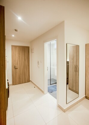 Interior - Exclusive New Executive Studio Apartment at The Bantree (Accra)
