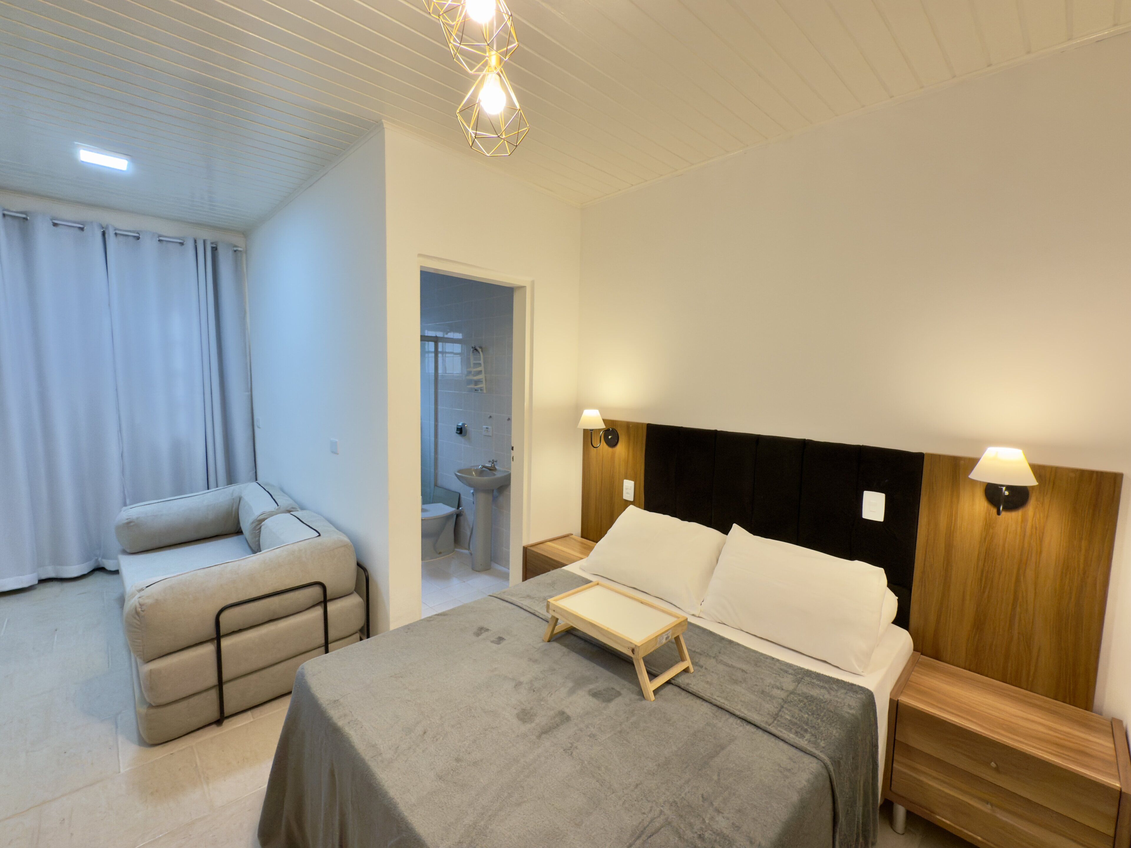 Basic Studio | Free WiFi