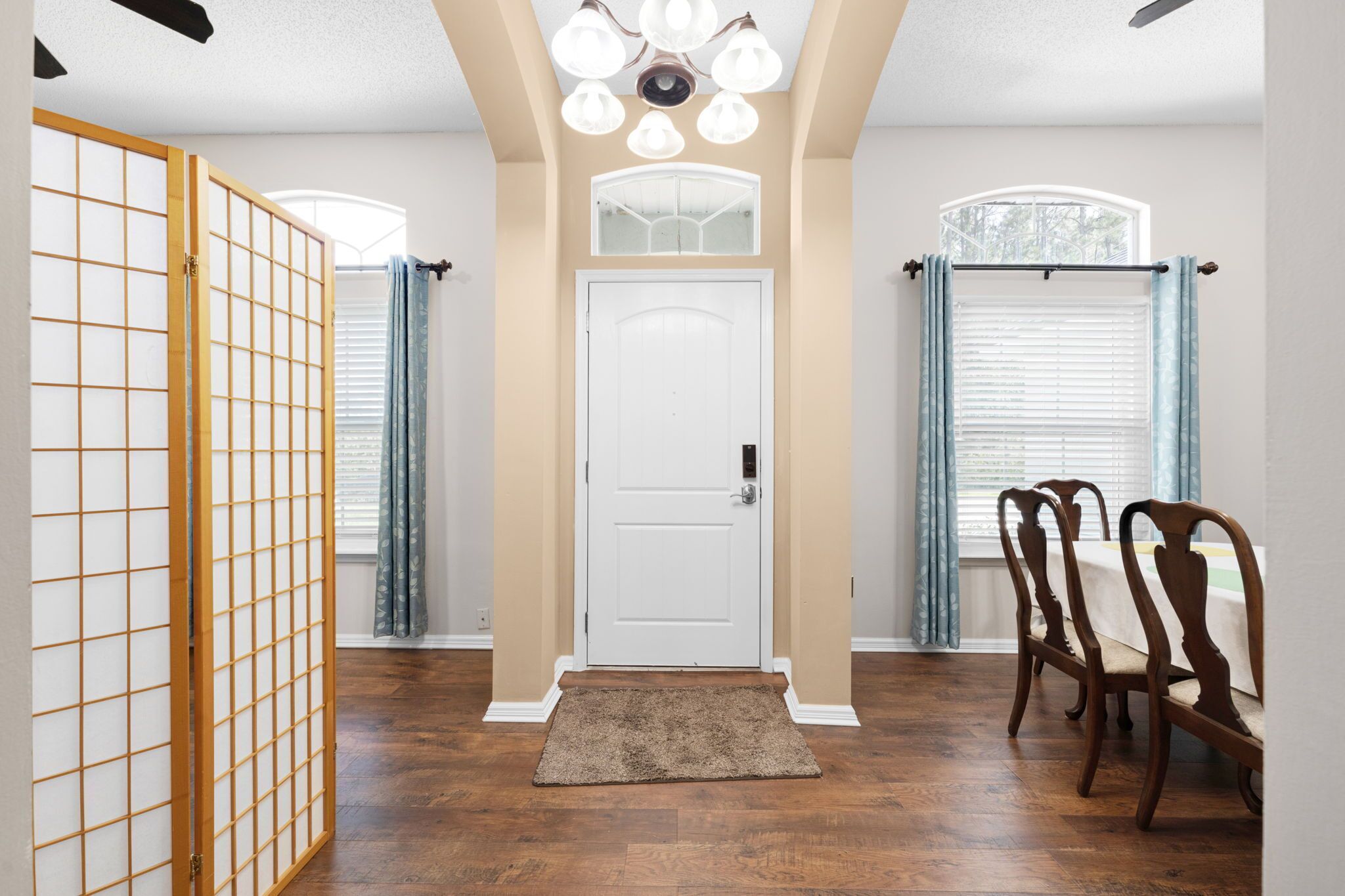 Strygejern/strygebræt, internetforbindelse, sengetøj