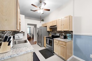 Mikrobølgeovn, ovn, kogeplade, opvaskemaskine