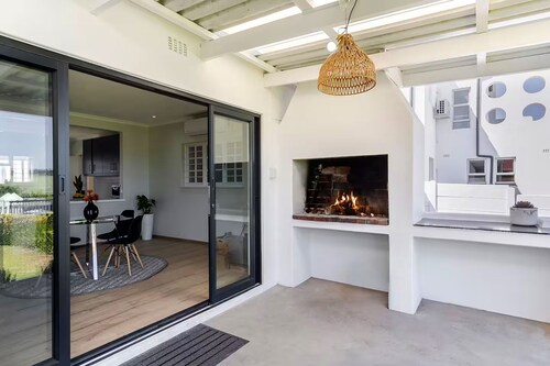 Winelands Getaway - Three Bedroom House, Sleeps 5