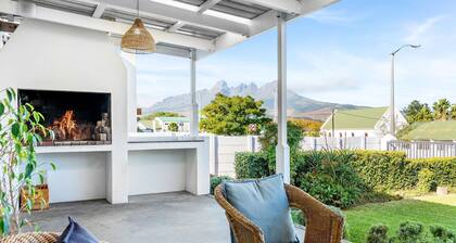Winelands Getaway - Three Bedroom House, Sleeps 5