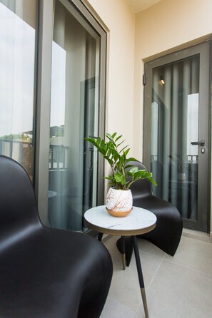 Terrace/patio - Comfy One Bedroom Apartment @ The Bantree (Accra)