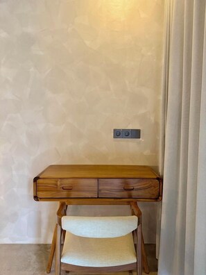 Premium bedding, down duvets, laptop workspace, free WiFi - Villa Canaria (Gili Trawangan)