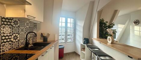 Refrigerador, microondas, horno, cafetera/tetera