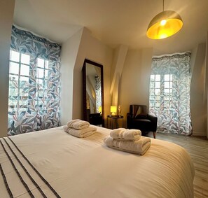 WiFi, bed sheets
