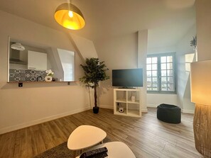 TV - Casa Brune - Votre cocon en plein cœur de Brive (Brive-la-Gaillarde)