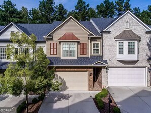 Exterior - 3-bedroom townhome in adorable Mableton. Close to all the charms of Atlanta. (Mableton)