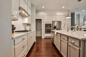 Private kitchen - 3-bedroom townhome in adorable Mableton. Close to all the charms of Atlanta. (Mableton)