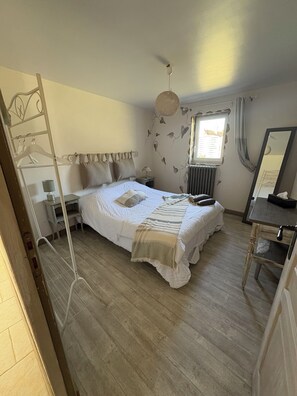 5 Schlafzimmer, Bügeleisen/Bügelbrett, Internetzugang, Bettwäsche