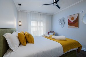 Iron/ironing board, Internet, bed sheets