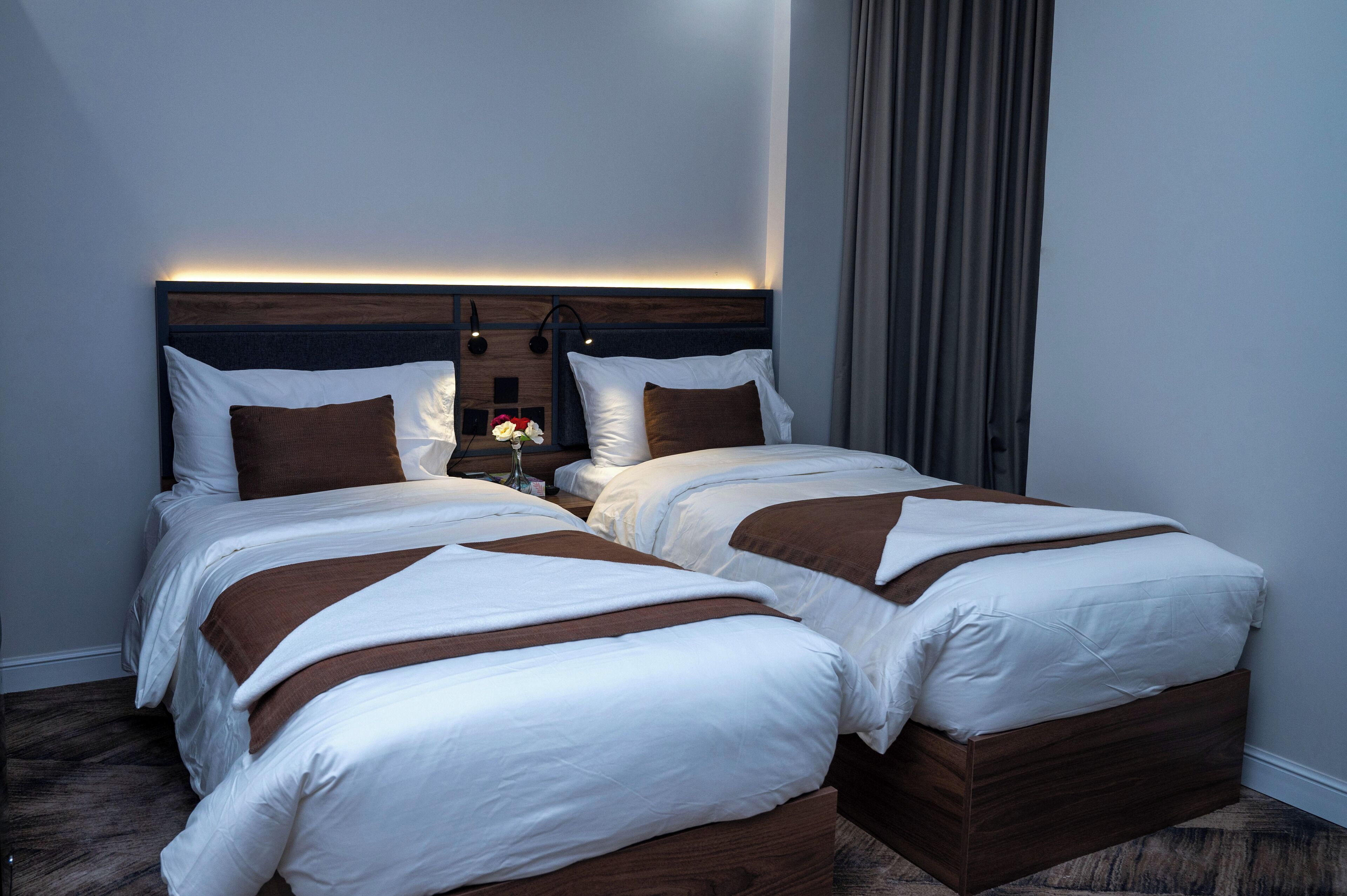 Deluxe Twin Room, Private Bathroom | Free WiFi, bed sheets