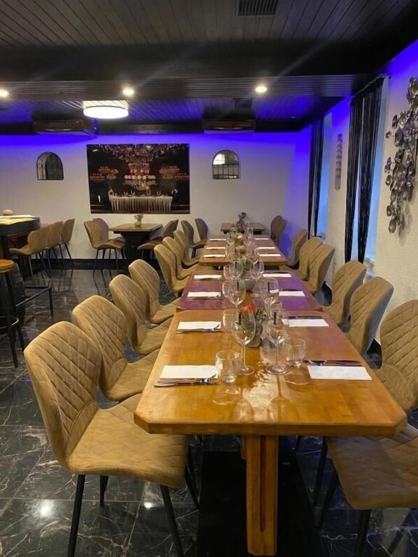 Dining - Niehler Hotel  (Cologne)