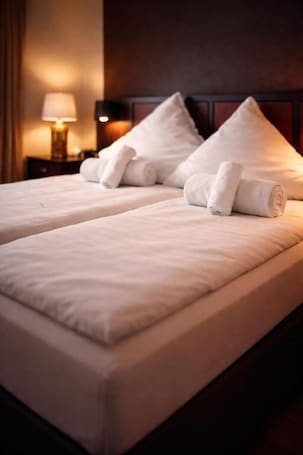 Double Room | Free WiFi. Niehler Hotel