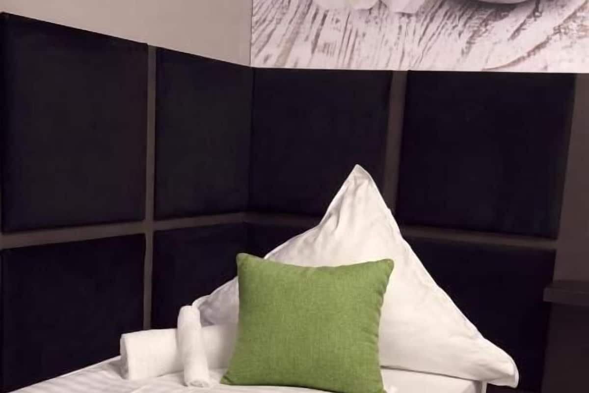 Chambre simple de base, vue sur la cour intérieure | AccÚs au Wi-Fi (inclus)