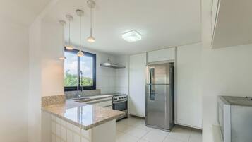 Basic Apartment | Private kitchen