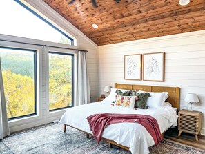 2 bedrooms, iron/ironing board, WiFi, bed sheets - Cliffside Mountain Views! Brand New Cabin 12/25, Private & Peaceful (Broken Bow)