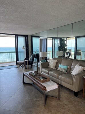 Living area - Direct ocean front corner penthouse 2-bedroom 2-bath condo in Jensen Beach (Jensen Beach)