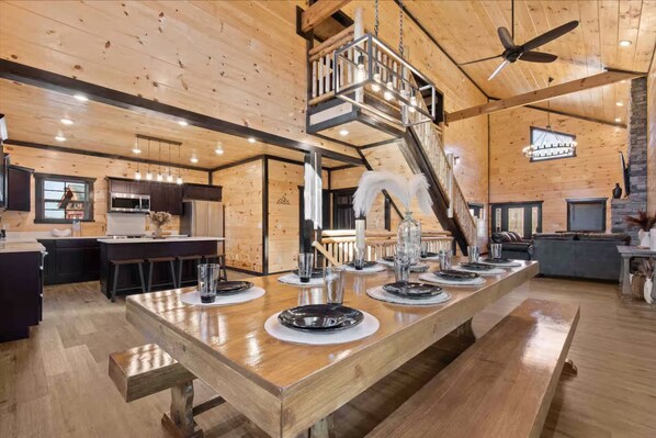 Dining - Beautiful Luxury Cabin! Family Friendly/Private Pool/Theater Room/Fire Pit (Sevierville)
