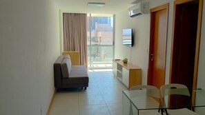 基础公寓 | 起居区