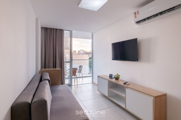 Living area - Your Complete Stay in Barra, 50 m From the Beach Exps (Salvador)