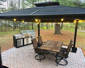 Outdoor dining - Adventure-Ready St. Germain Getaway Near Lakes, Trails & Rentals (Saint Germain)